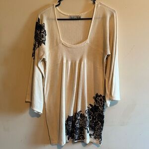 Unity World Wear Cream and Black Floral Tunic